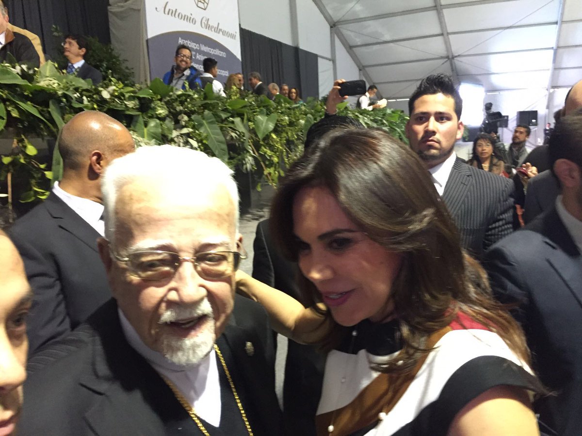 SoyBlancaAlcala's tweet photo. Con un gran hombre, celebrando su cumpleaños y onomástico N° 84 https://t.co/DgLbk07ckX