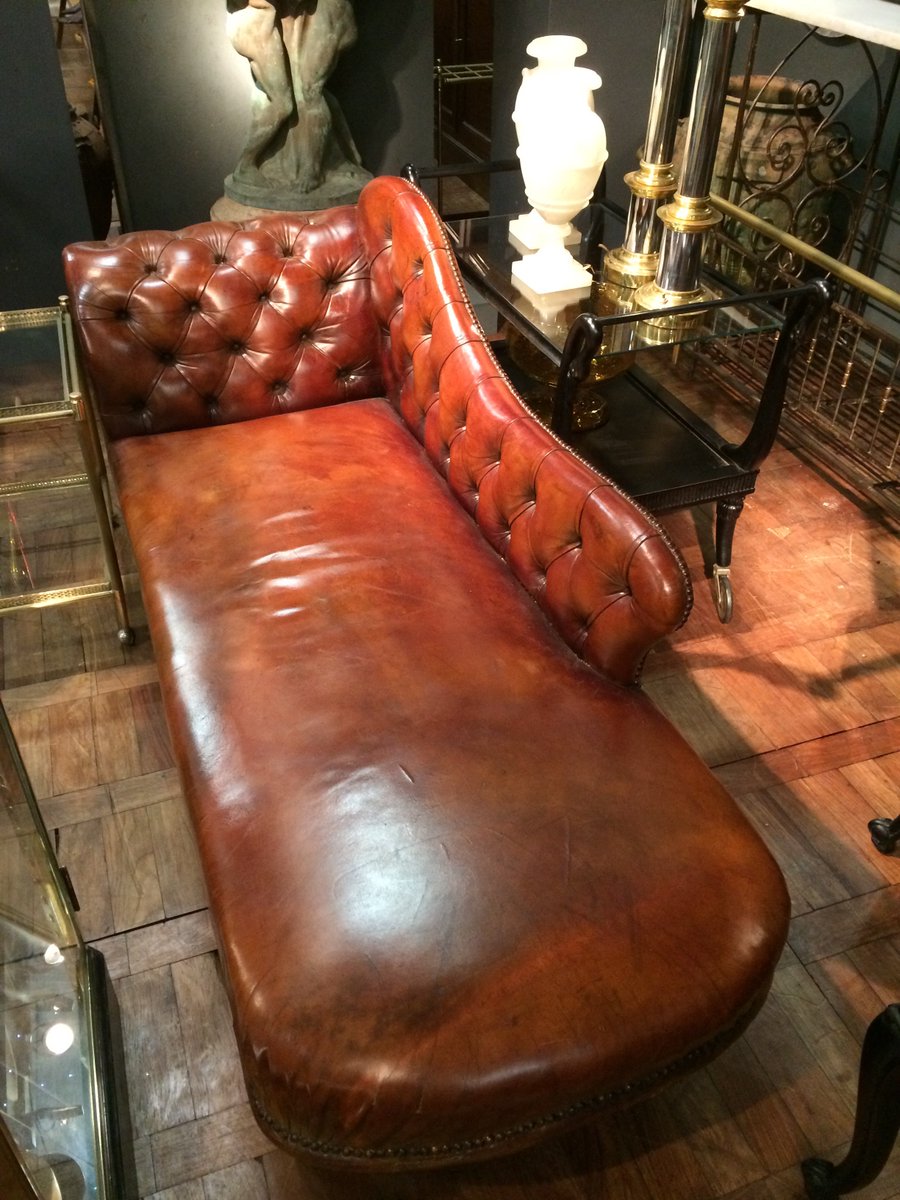 decorativefair's tweet photo. Not chaise longue before the fair opens on Tuesday! #antiques #unique https://t.co/JiiFmY5bBp