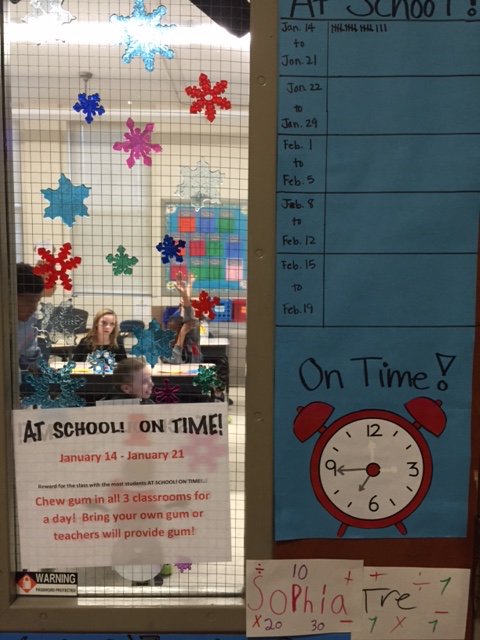 BeaumontMagnet's tweet photo. BMA 5th grade teachers motivating students to reduce tardies. #ontimematters #pbis @KCSinnovation @KnoxCountyPBIS https://t.co/RpCFKyDnkW