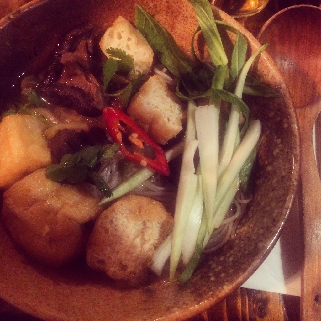 dominiqueafacan's tweet photo. More freezing weather, more noodle-loading. Post cinema treat @mamalans #dumplings #noodles #clapham #foodie https://t.co/XEVlTH8iLg