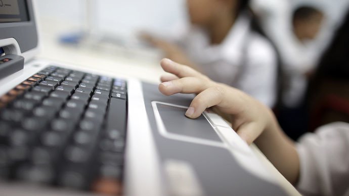 10NewsAU's tweet image. Surge in number of Aussie kids, as young as 10, subject to vicious online attacks and identity theft, #TenNews 5pm