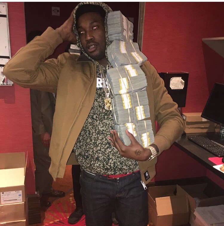 When your girl lets you take pics with her money.