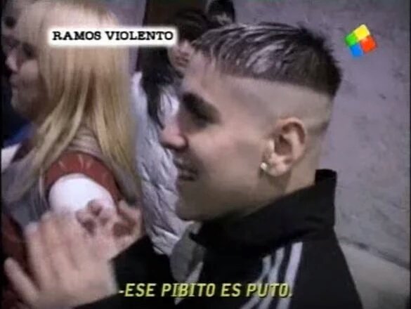 TikiTikiOFF's tweet photo. -Te pinta partido contra Tiki tiki?
-Naa, no me gusta el futbol. https://t.co/4rUjb2Xi0G