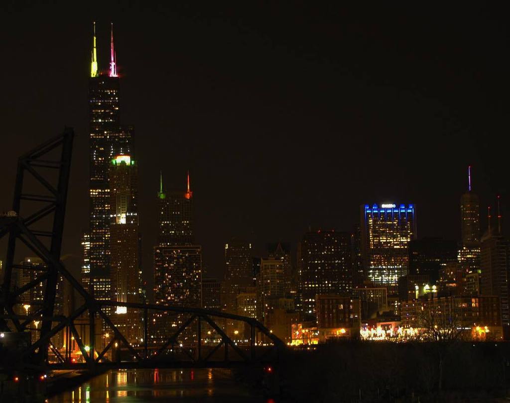 ChiPhotos's tweet photo. by pioneer0284: New Year's Day lineup 2016 #citylights #roygbiv #wu_chicago #cityofbroadshoulders #chiline #bridgep… https://t.co/mA9ZICStNc
