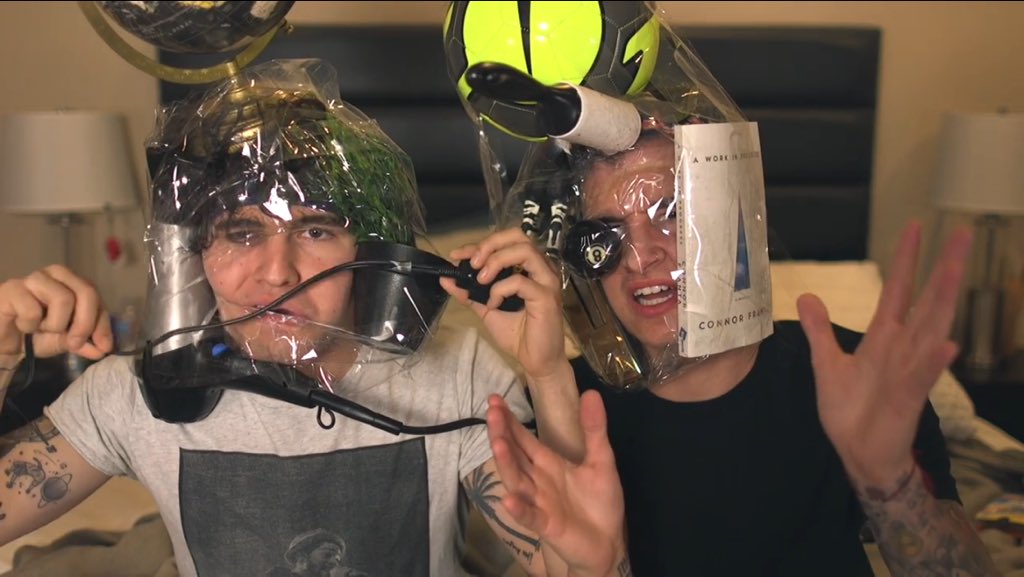 KianLawleyTeam's tweet photo. Make sure to give it a thumbs up!
https://t.co/zucwcX0pg7
#TapingThingsToOurFace https://t.co/wDxJF9DRkF