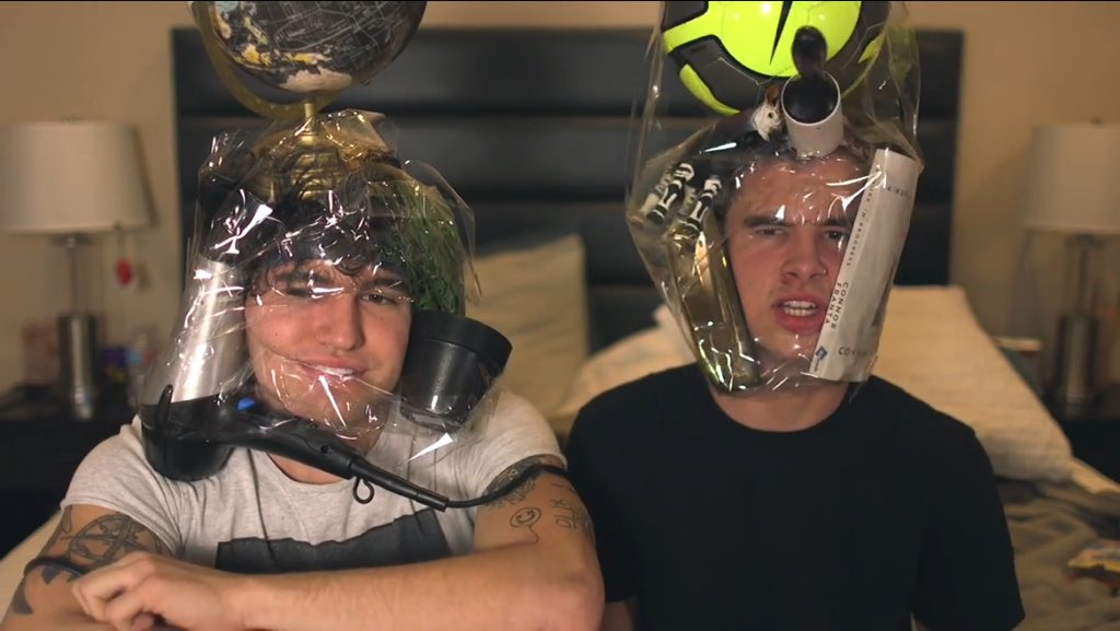 KianLawleyTeam's tweet photo. Make sure to give it a thumbs up!
https://t.co/zucwcX0pg7
#TapingThingsToOurFace https://t.co/wDxJF9DRkF