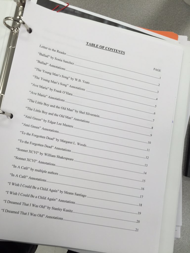 MrsBollingerHHS's tweet photo. Amazing Eng 3 H student-compiled anthologies. #proudteachermoment #wearehowell #eng3h #poetry https://t.co/go7Q5ZT0fI