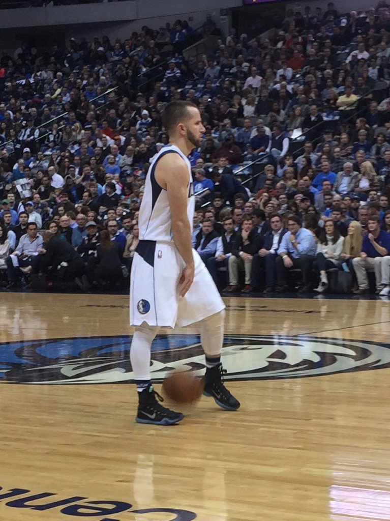 At the Mavs game watching JJ Barea in floor seats
