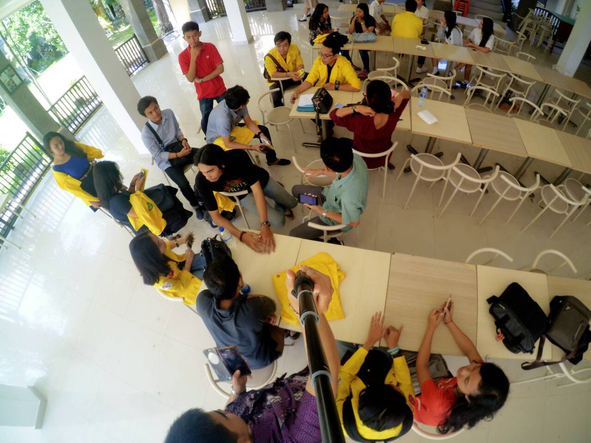 KMHD_UI's tweet image. Persiapan GTS di SMAN 4 Denpasar
#GTS2016 #TRYOUTSIMAKUI
#InALI #EFFORT