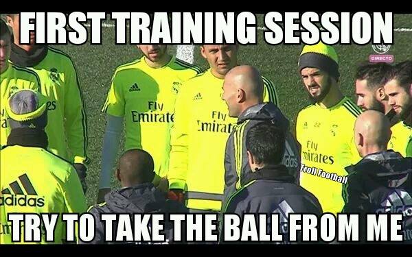 RemarksFootball's tweet photo. Zinedine Zidane's first training session https://t.co/mSb0QhorM0