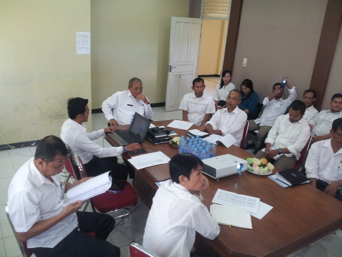kantahkabbky's tweet photo. Rapat Evaluasi 2015 & Program 2016 #Semangat2016. @atr_bpn. @trilulit @TheOfficialFMB @gusmintuarita @rianharedy https://t.co/OjXO1ox41a