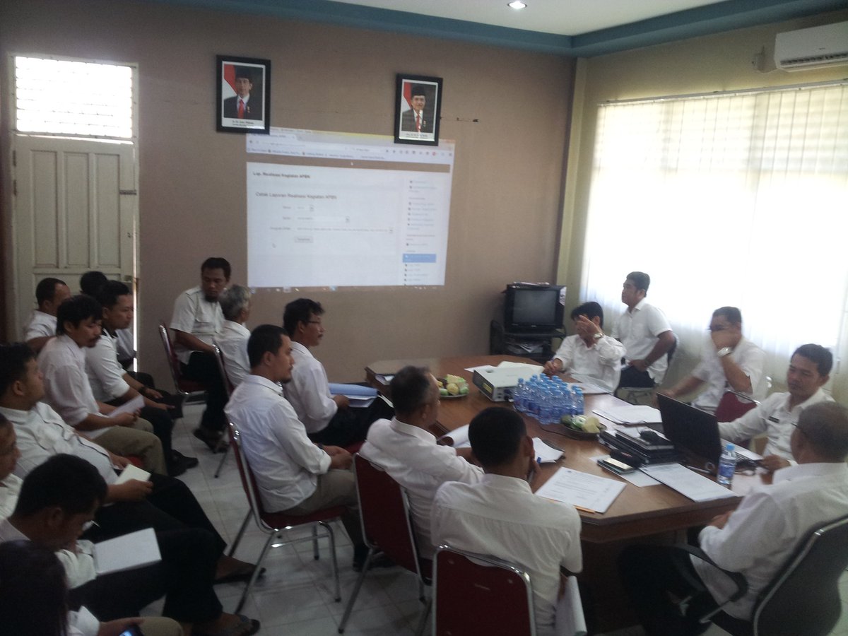 kantahkabbky's tweet photo. Rapat Evaluasi 2015 & Program 2016 #Semangat2016. @atr_bpn. @trilulit @TheOfficialFMB @gusmintuarita @rianharedy https://t.co/OjXO1ox41a