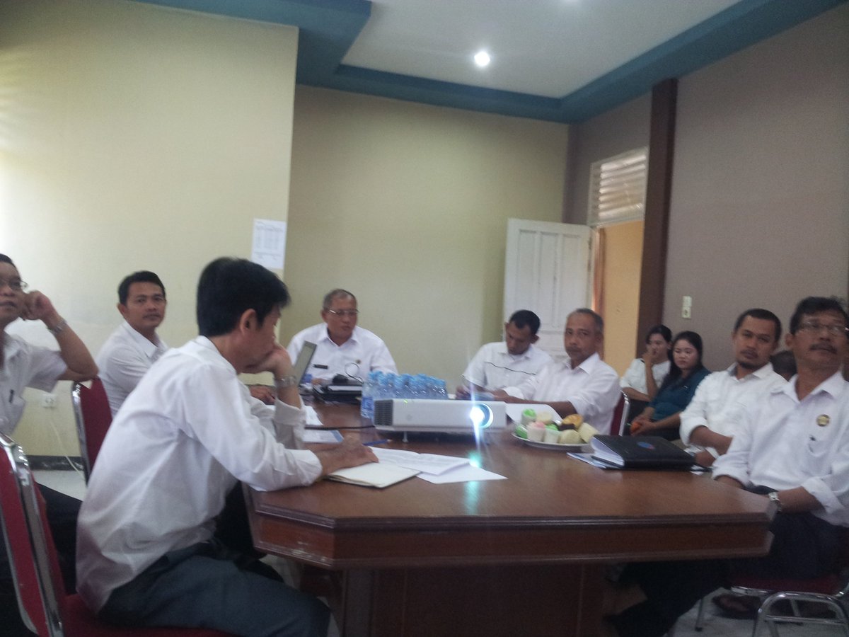 kantahkabbky's tweet photo. Rapat Evaluasi 2015 & Program 2016 #Semangat2016. @atr_bpn. @trilulit @TheOfficialFMB @gusmintuarita @rianharedy https://t.co/OjXO1ox41a