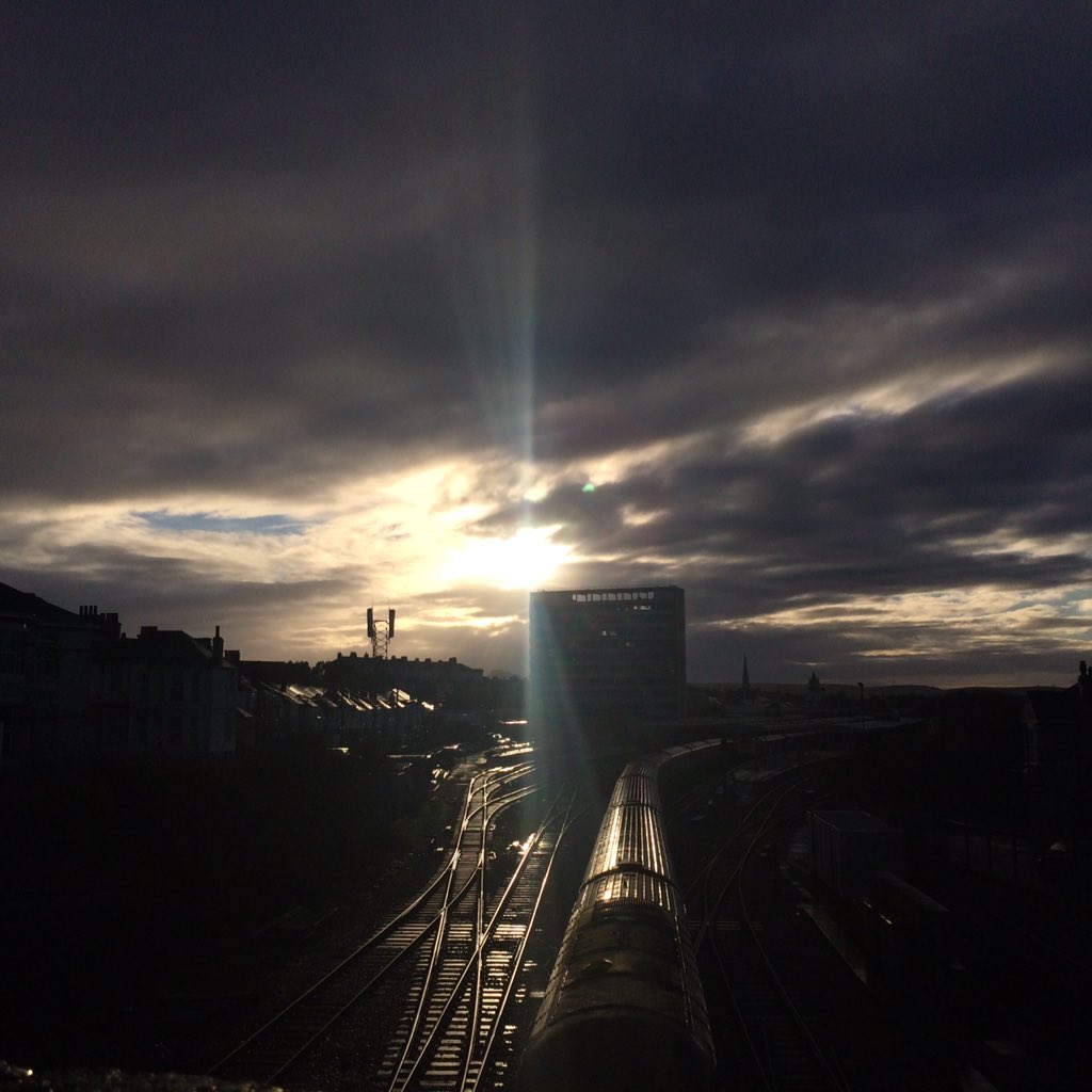 knight_francis's tweet photo. Forever chasing the sunset, it was our spotlight for the day! #stars #letmeshine #toolkit
#lotterywin https://t.co/ooaWfpm6gl