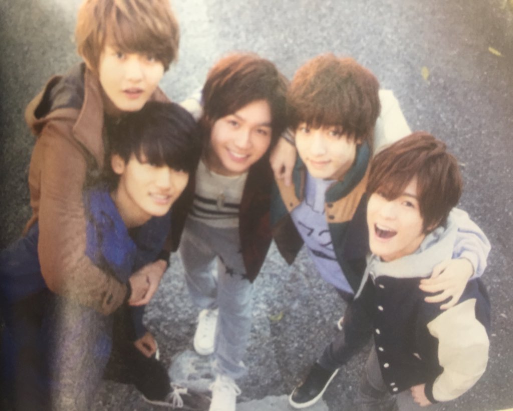 11___mtkma's tweet photo. D誌早売り まつまつたじふうれあ

小さい写真の可愛さ爆発死亡案件 https://t.co/JABh1sAyvk