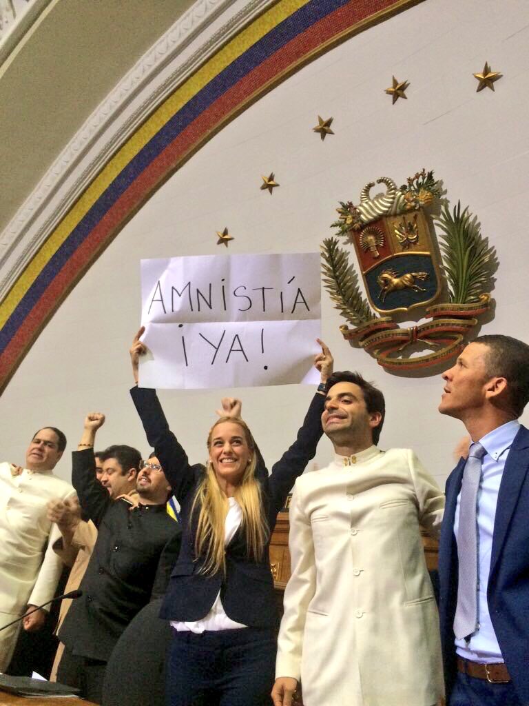 liliantintori's tweet photo. Leopoldo está orgulloso de sus hermanos de la Unidad y de los Venezolanos! #AmnistiaYA https://t.co/H43NcuGelA