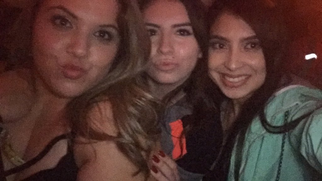 MelissvRomero's tweet photo. Take me back. #Countdown2015 https://t.co/GMFZ8ZEGeH