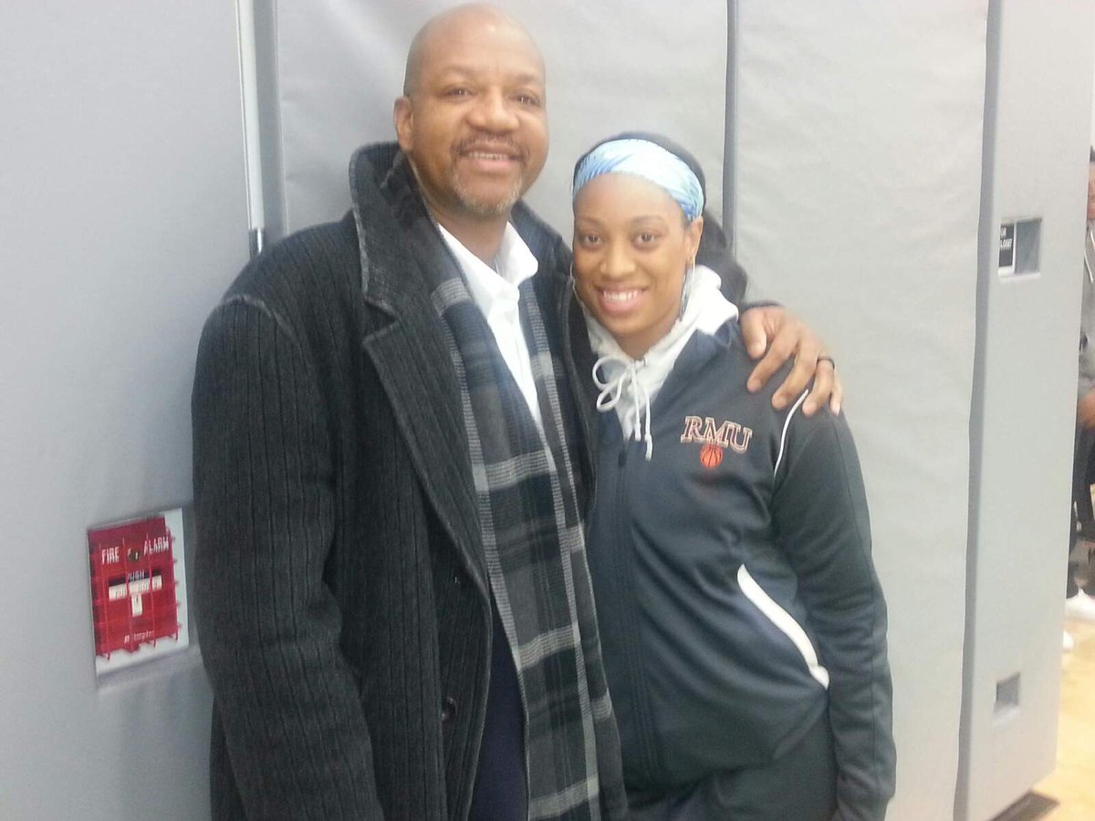 ChiHoopsExpress's tweet photo. #CHE💪 -- #2011alum Jailyn Norris https://t.co/9xpF4lMYmA