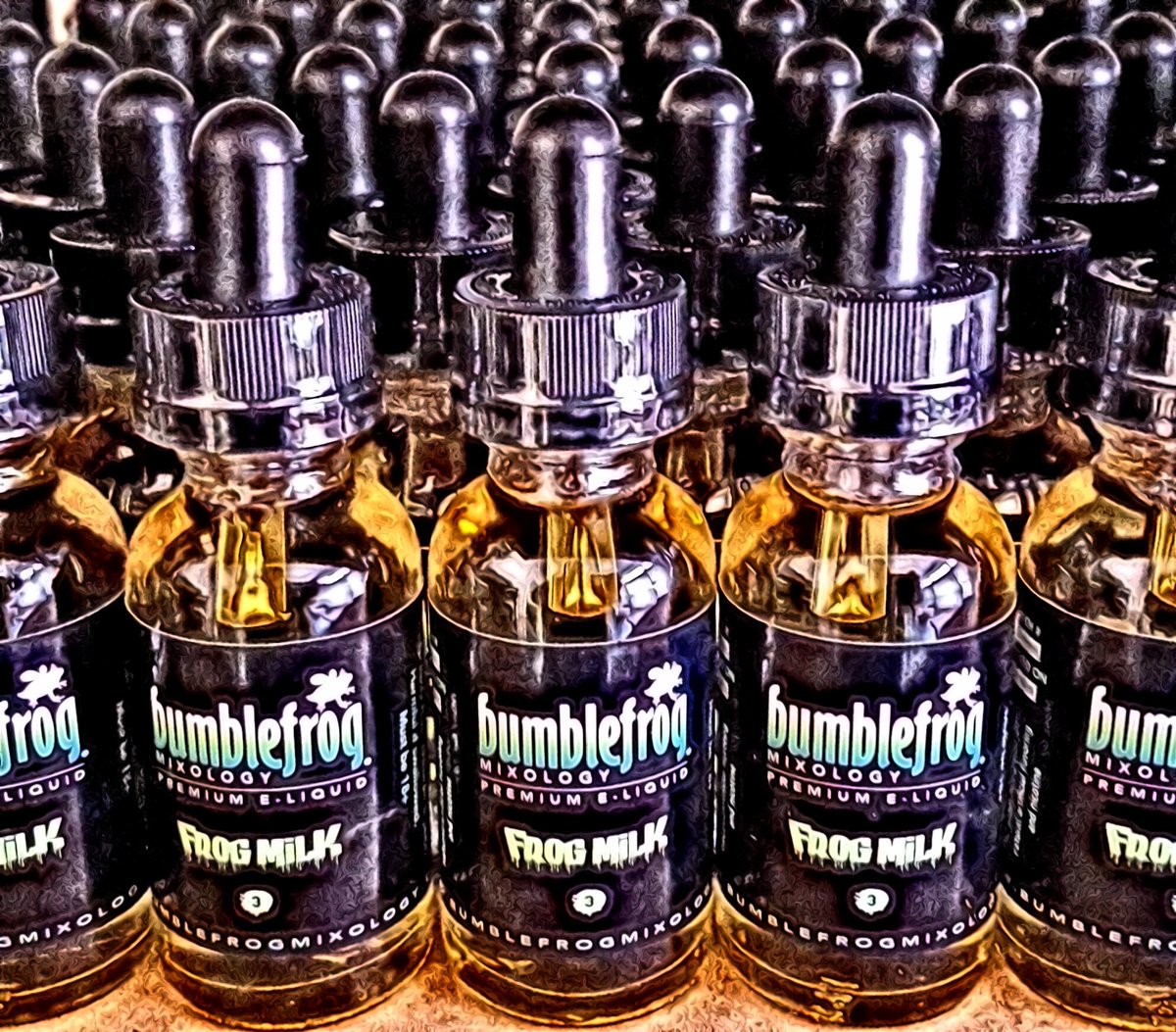 BumblefrogJuice's tweet photo. "Frog Milk" Milky Honeydew Banana Smoothie. #ribbabuzz #bumblefrog #templeofthefrog #eastcoastvapers https://t.co/ItFk2pdeVN