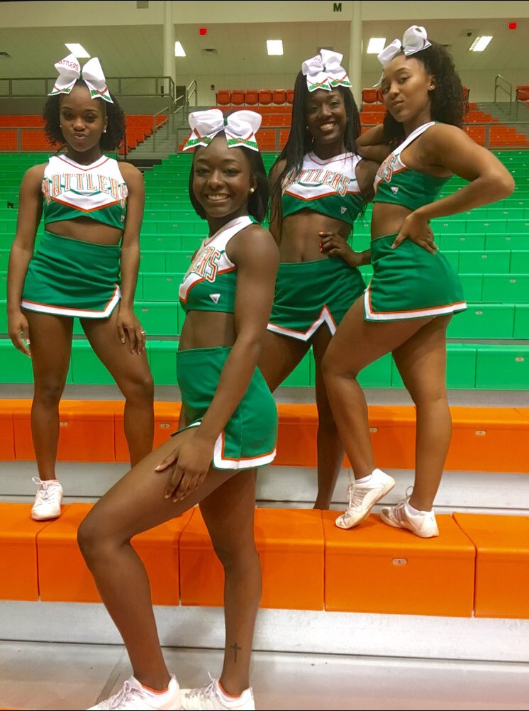 justcallme_ev's tweet image. EC Clover Teas 🍀 #FAMUcheer 🐍🎀