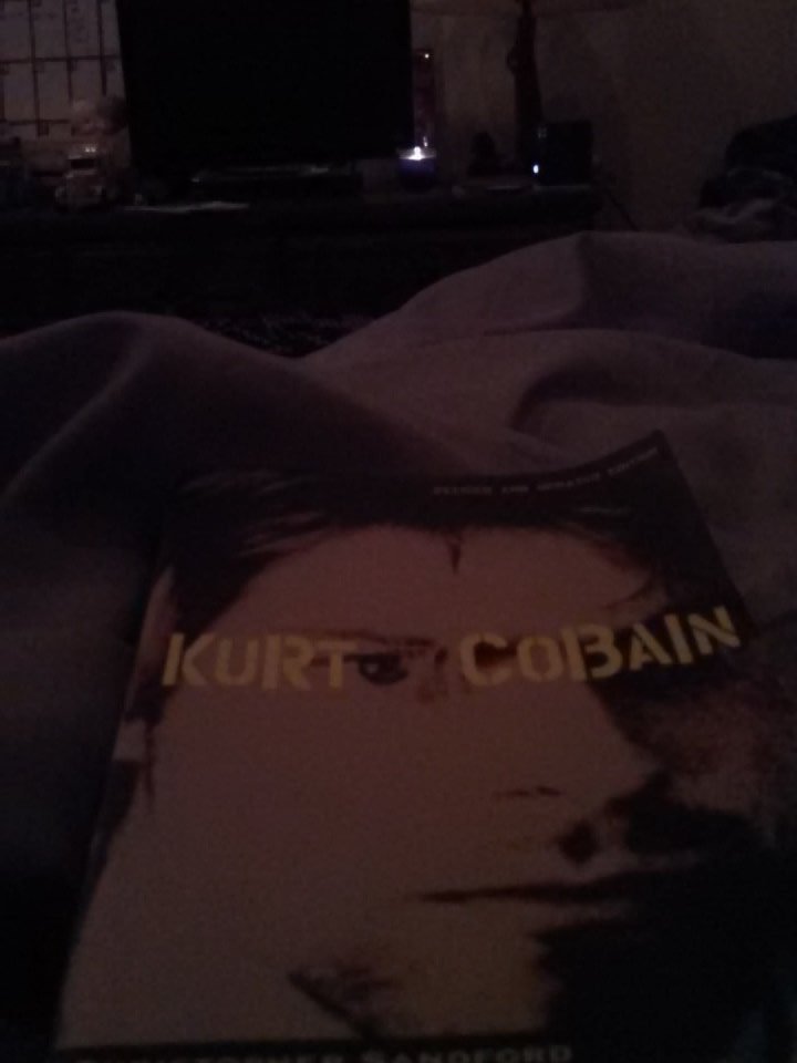 BLogan96's tweet photo. Some good reads before bed, finally cracking into this one https://t.co/zTUFj81Vkw