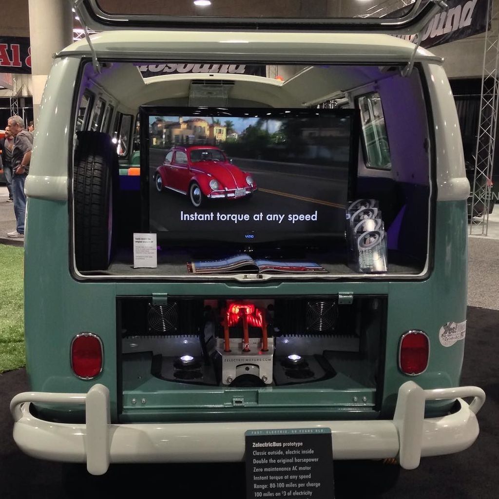 zelectric's tweet photo. 💯% electric. Instant torque at any speed. With door handles. #vwces2016 #zelectric #electricvwbus #electricmicrobus https://t.co/Axsfel5ExI