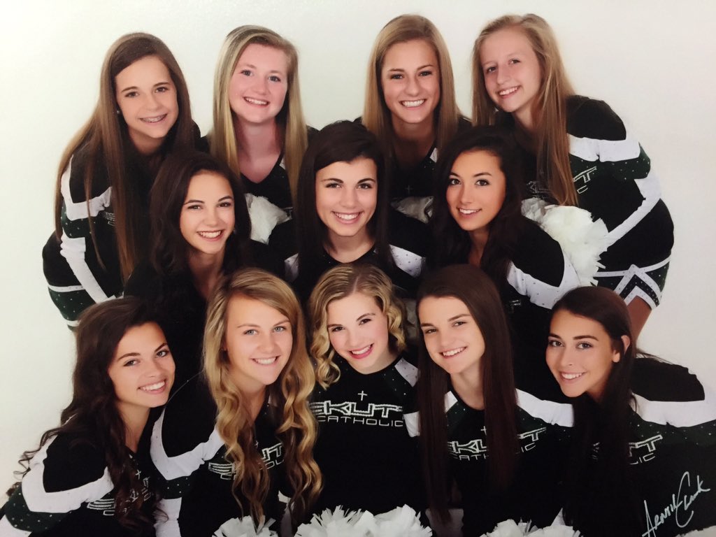 skuttdanceteam's tweet photo. These SCDT beauties are ready to WORK at regionals! 4 days! @UDAnews #MOAherewecome #letsgoletswork https://t.co/76LrjlSEtK