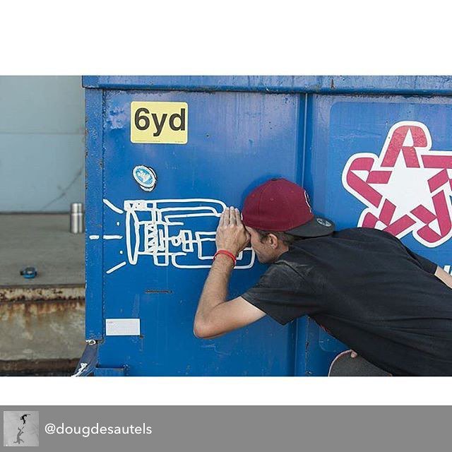 weskateboarder's tweet photo. killerskatemag / βΌοΈπ₯ππΏ@dougdesautels always got dem angles π₯ πΉ photo by @brainambs #skategraffiti #demanglesdoe #daβ¦ https://t.co/sd4JgulcfS