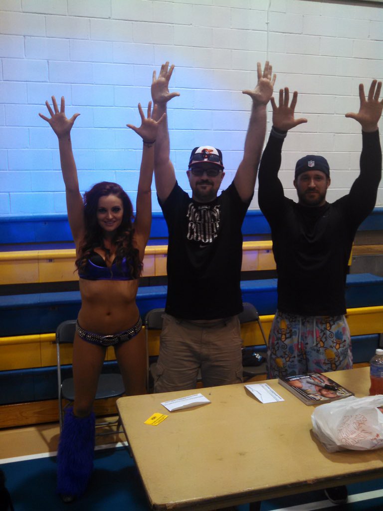 MathewRykiel's tweet photo. I Believe In Miracles @RealMikeBennett @MariaLKanellis #ProWrestlingSavior https://t.co/ZJSXAtKzN4