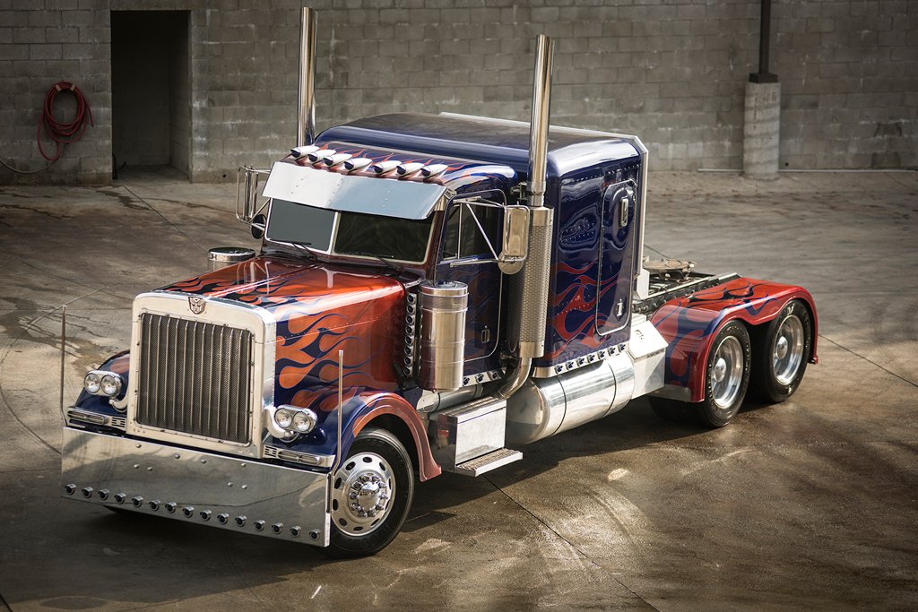 trucksalesau's tweet photo. Paramount is set to auction Optimus Prime, from its Transformers franchise. Story here... https://t.co/3r1bMX5RXF https://t.co/TMn9ayg7gO