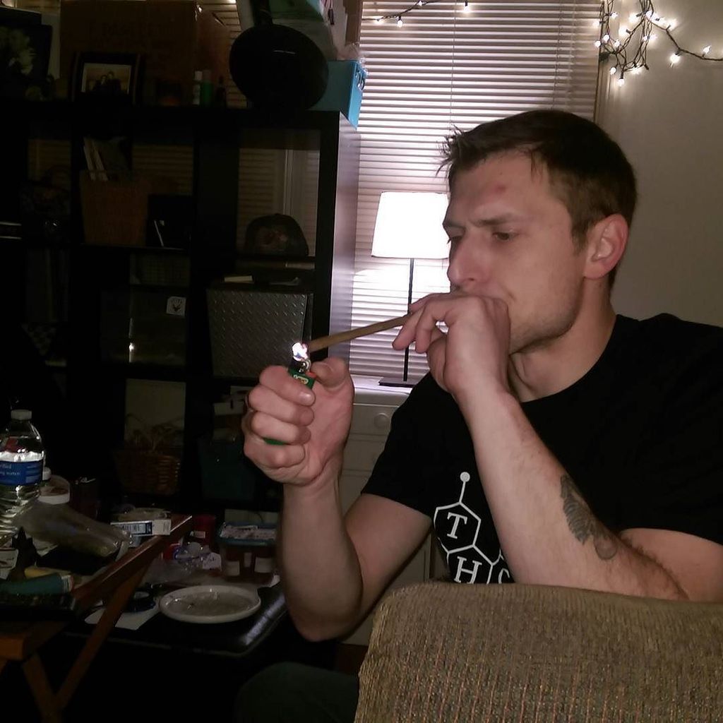 CCHI_Hollywood's tweet photo. @d_phunk420 #splitarillos #extendo #blunt #420 #420life #710 #710420 #420710 https://t.co/P00vONngCe https://t.co/A50uKKbWNa