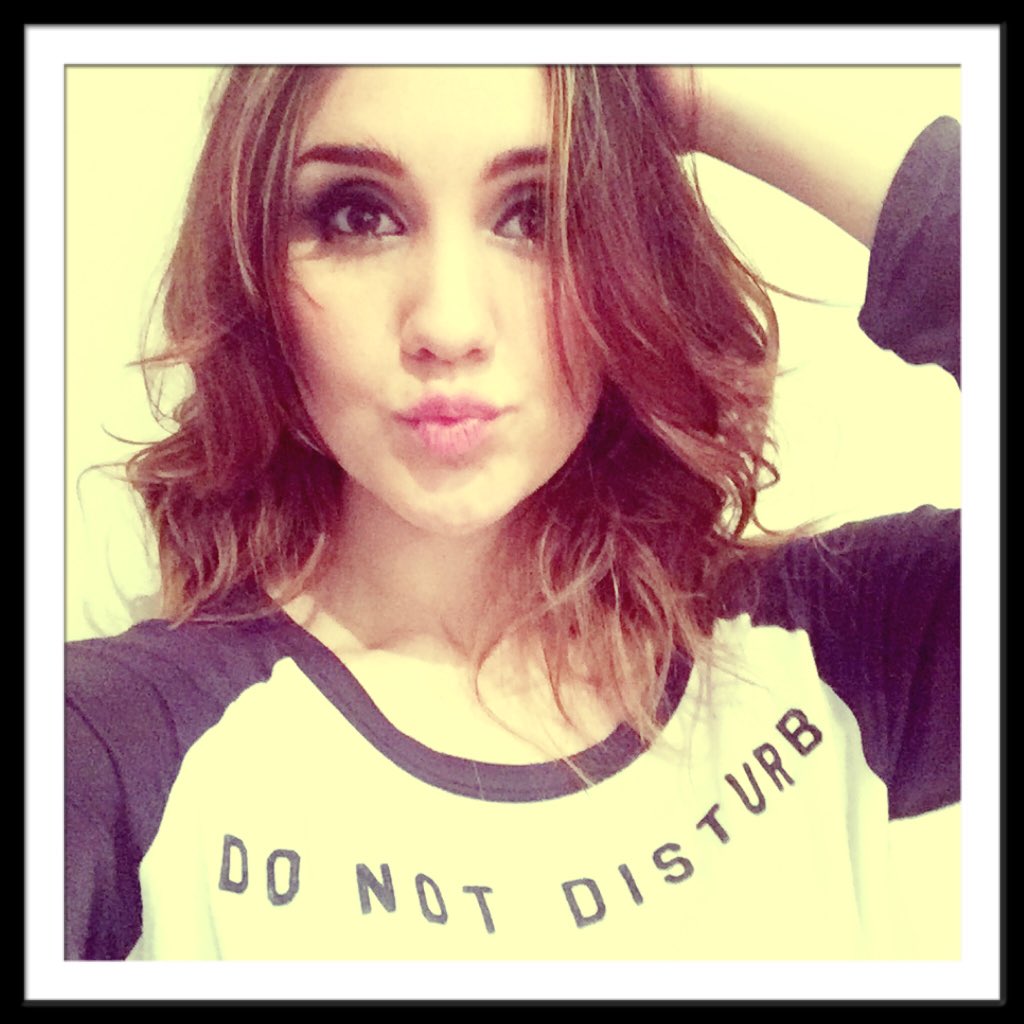 DulceMaria's tweet photo. 😘😁😝 https://t.co/RIC0aZtJoD
