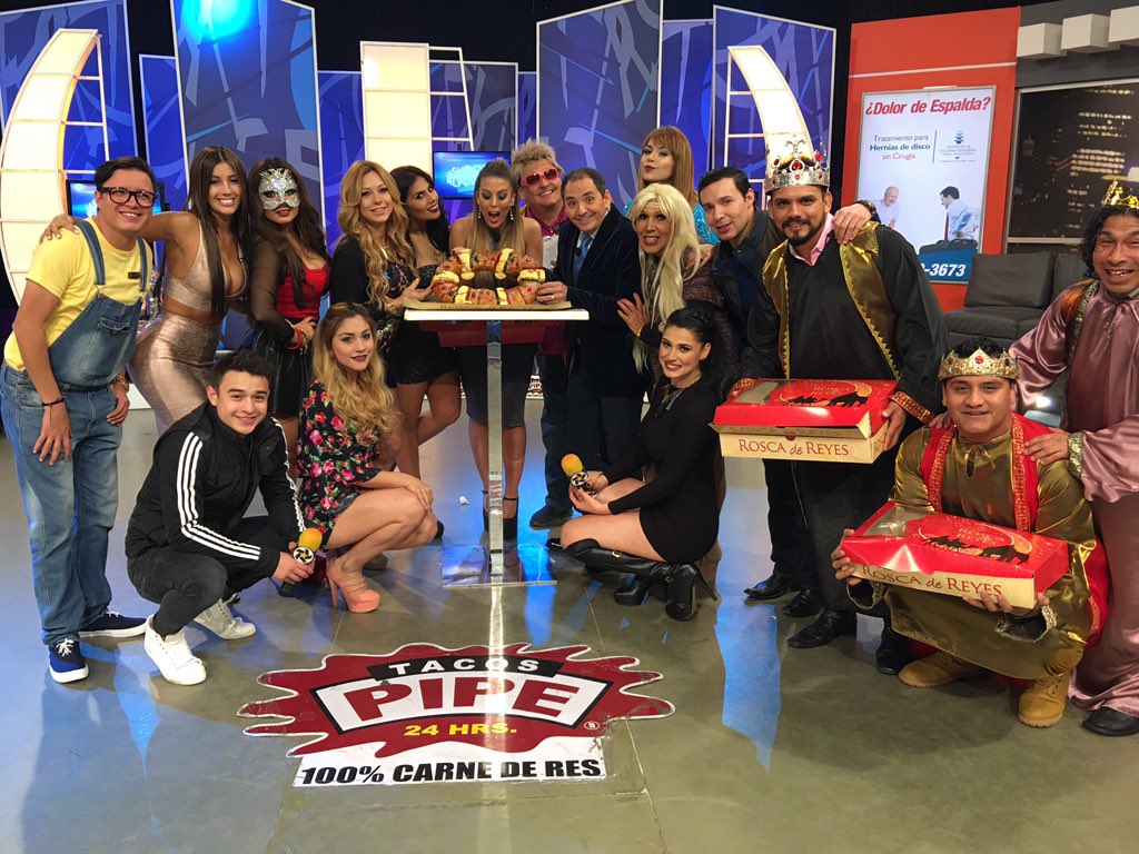 ErnestoChavana's tweet photo. Envía tu foto familiar con #ChavisDameTuRosca y puedes llevarte una de las 20 roscas de Reyes #SegundoTiempo RT https://t.co/2Hgi4AiHJM