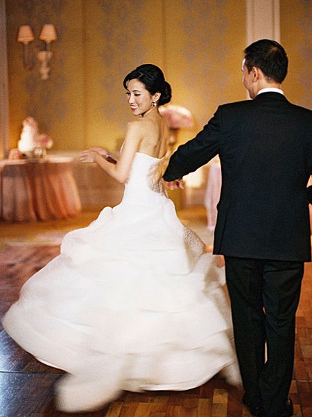 These gorgeous wedding dresses with unique backs are SERIOUS eye candy!

buff.ly/1Z1Zg9n

#ArooseToronto