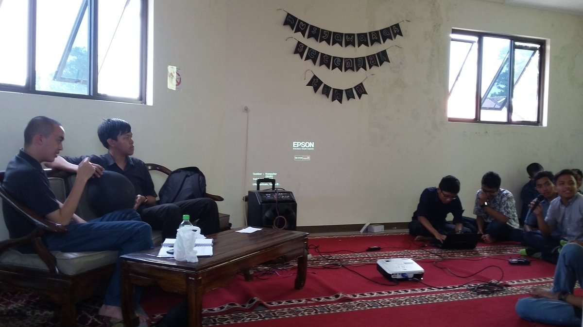 annaba_hk's tweet photo. Selamat siaaang,  biar udah siang harus tetep gaya kaya mimin, yg selalu semangat ini😎 https://t.co/44ic8IgJy6