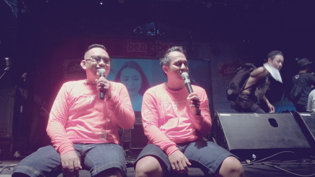 Saat Present <a href="/payungteduh/">payungteduh</a>