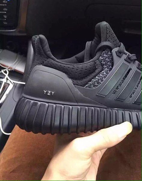 FutureFits's tweet photo. CUSTOM ADIDAS https://t.co/QBkt2tIvlf