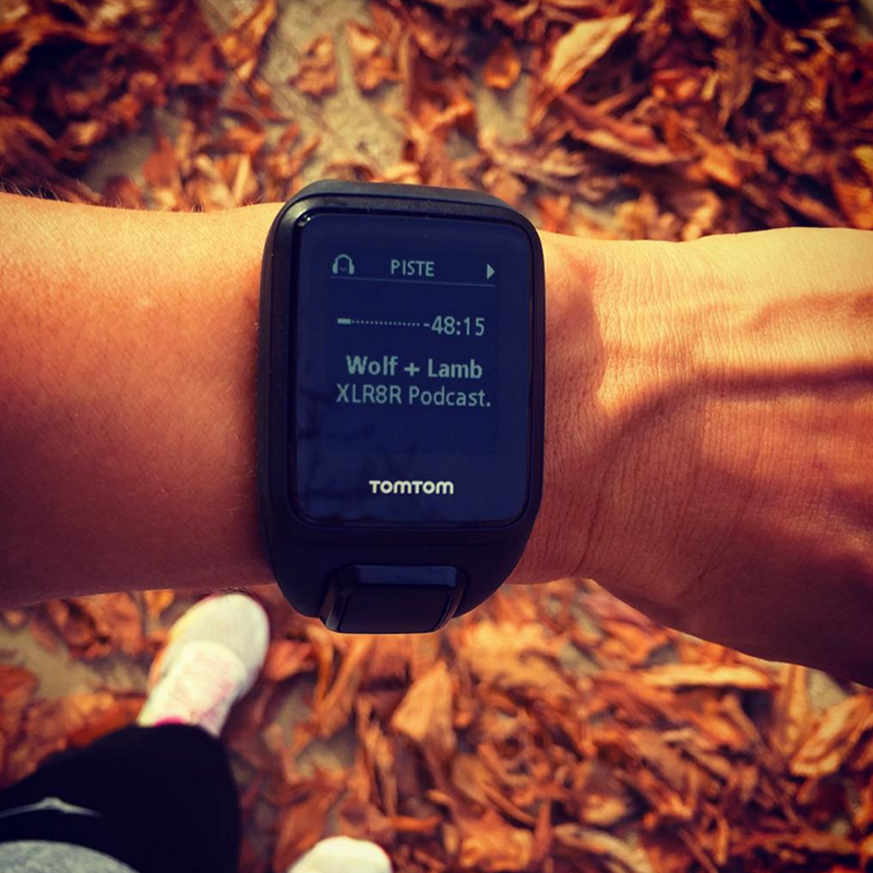 TomTomSpain's tweet photo. Sube la música y vamos a trabajar! Comparte tu #TomTomFitnessGoal y gana un #TomTomSpark https://t.co/l3yyGclF7n https://t.co/TETz1Jsjgv