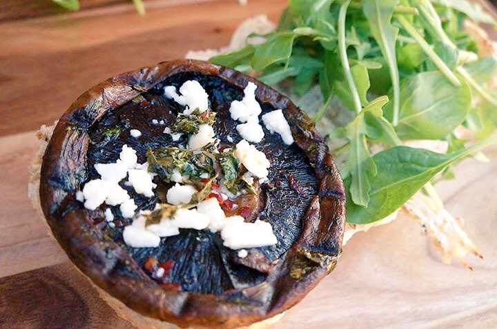 master_bbq's tweet photo. #myfoodontv #goodforyou marinated grilled mushrooms with goats cheese, rocket on whole grain roll #vegetarian #bbq https://t.co/kH2YHdXHVL