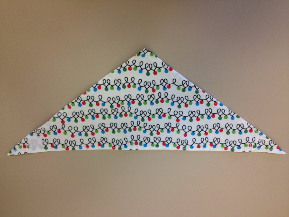 pawliciouspets's tweet photo. Christmas Lights Pet Bandana Dog Bandana - SIZE MEDIUM https://t.co/sNt1Epxtiu #Etsy #HolidayBandana https://t.co/9SVFNDlYim