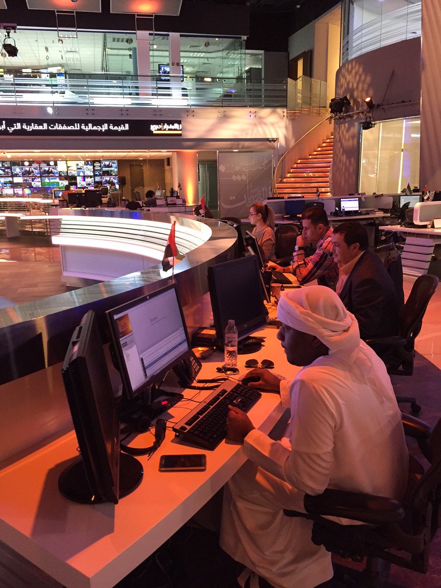 dubaitv's tweet photo. فريق عمل نشرة #الثالثة أثناء تحضير ملفات اليوم #اليمن #كوريا_الشمالية #سوريا #السعودية #ايران.. تابعونا https://t.co/sB7fTwMaiA