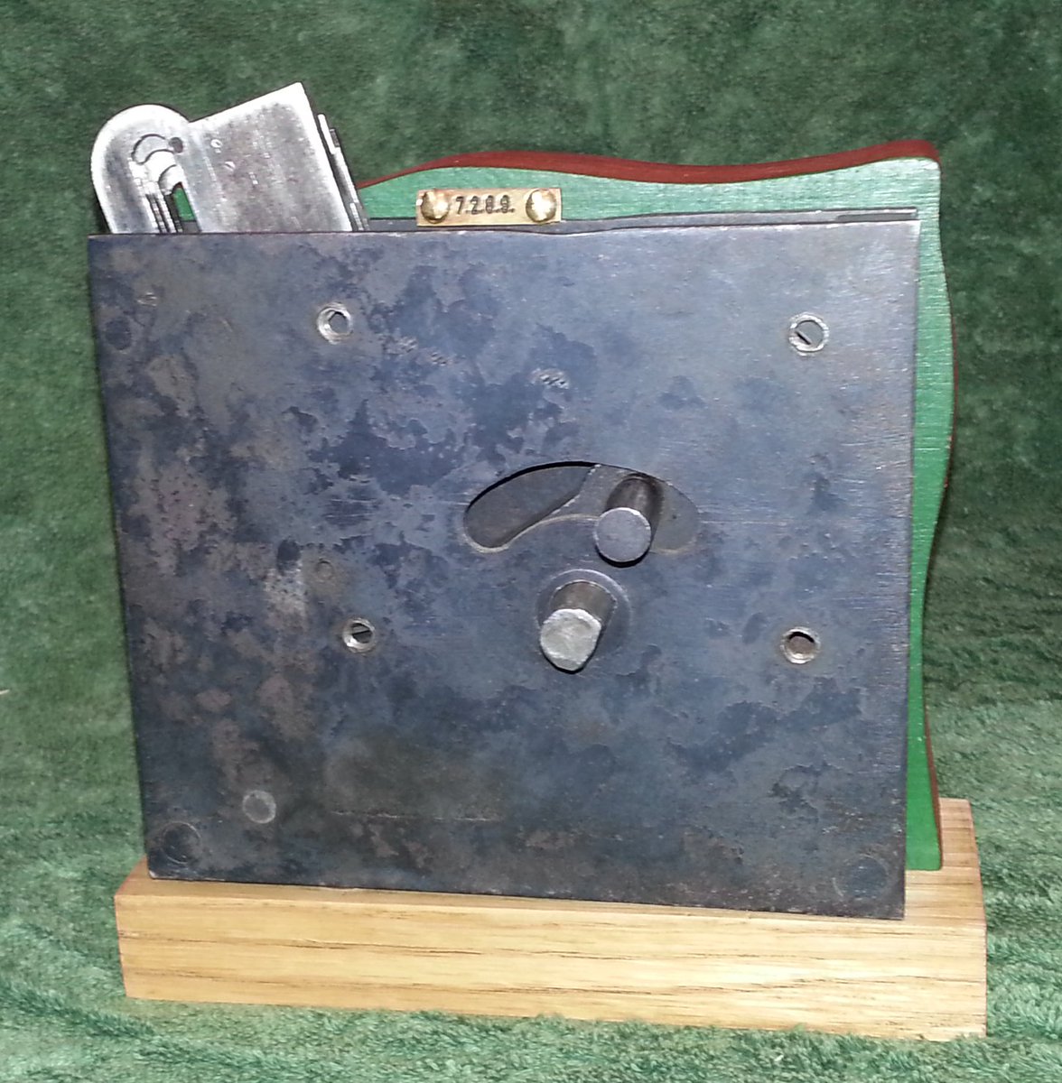 Kromers Automat, patented 1888, used only as a blocker to the main key-lock on safes!