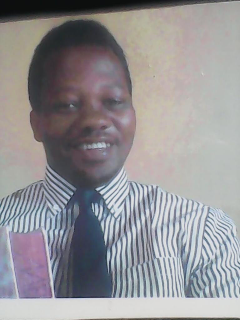 philani_mbesa's tweet photo. Hmmmmm,word of God is in this book all that I'm holding. I'm what I am bcz of th GRACE of God,Ameeeeeen!! https://t.co/kkdyb2QMII