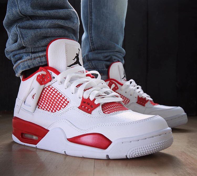 SneakerPics23 tweet picture