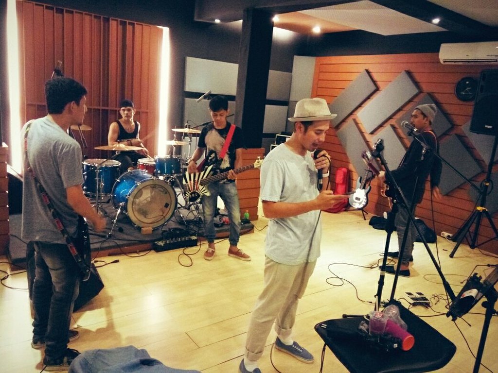 Bismillah new project <a href="/TarraBudiman/">Tarra Budiman</a> <a href="/lycko_deniro/">lycko_deniro</a> <a href="/Ribon_DENIRO/">Ribon_DENIRO</a> <a href="/RudydeNiro/">Rudy_joe</a> @pujien_DENIRO at beatspace music studio