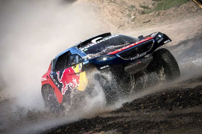 Metro_TV's tweet photo. Loeb Masih Perkasa di Etape-3 Kategori Mobil Dakar Rally https://t.co/bcxf9KUCBO https://t.co/Fc2xSQKk1G
