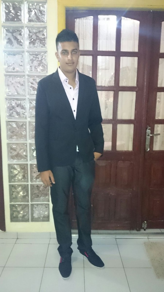 19rish98's tweet image. 