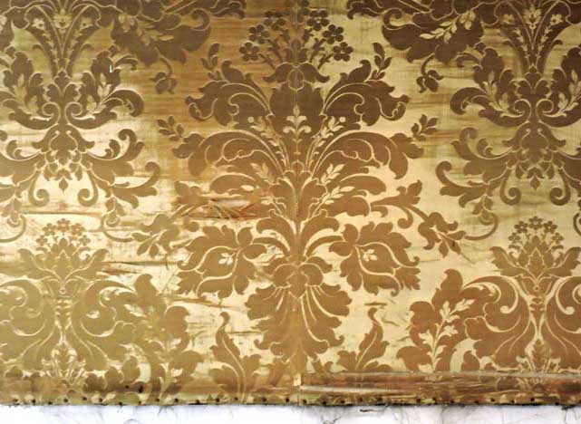 InnBuffalo's tweet photo. Foliated silk damask wallpaper in the parlor #PreservationInProgress https://t.co/2inXYdx2gh