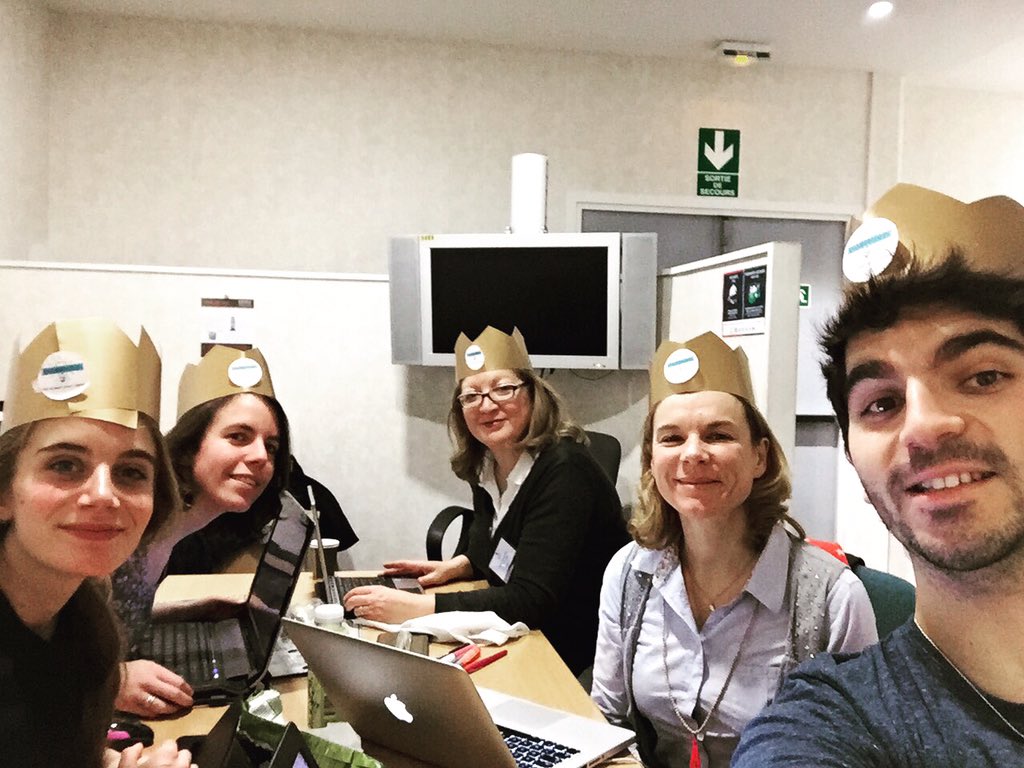DigiBreeders's tweet photo. We are all kings and queens #epiphanycake #essecdwc #DigiBreeders https://t.co/DiYQO4L0ri