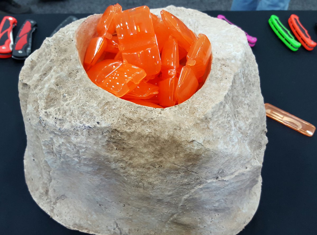 What's better than a candy dish? A rock full of blade removers. Booth 1732

#ATA2016